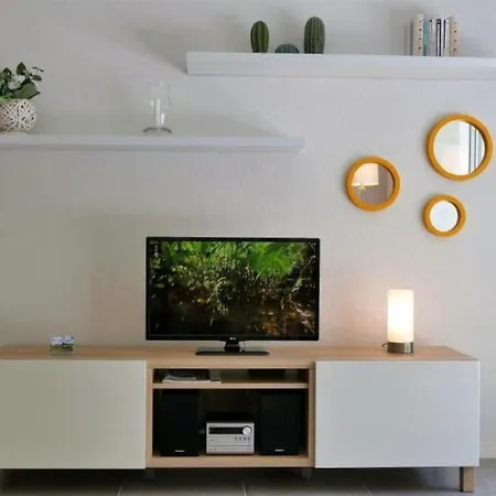 شقة By Interhome *